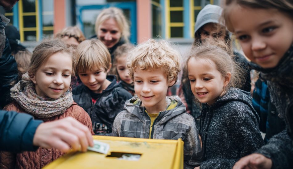zbiórka charytatywna w szkole akcja zbierania pieniędzy